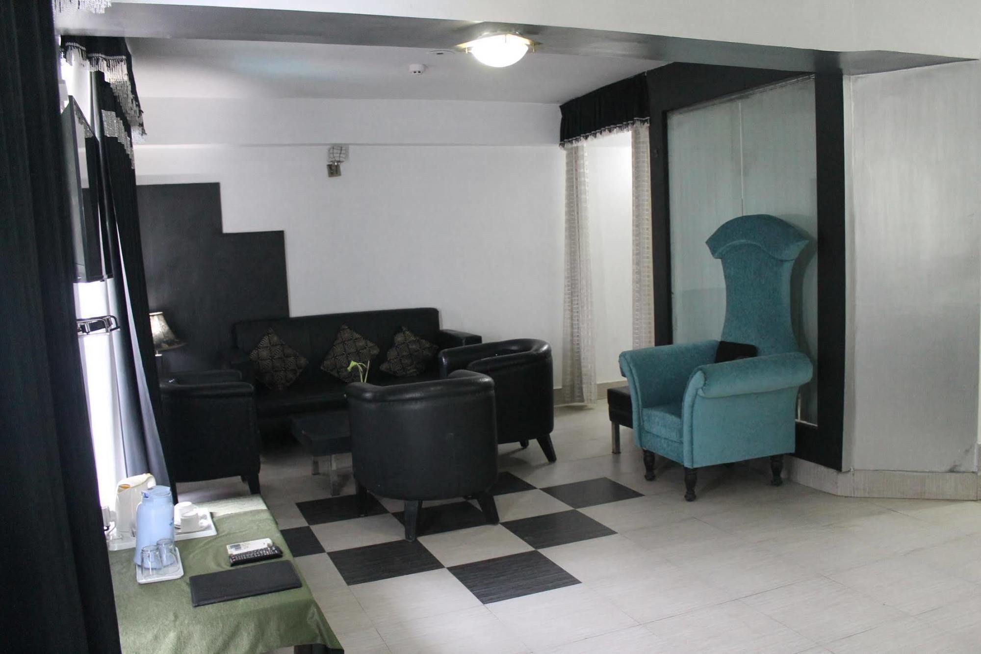 Aravali Clarks Inn Alwar Esterno foto