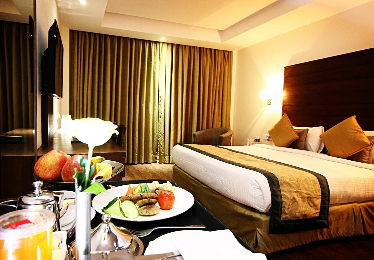 Aravali Clarks Inn Alwar Esterno foto