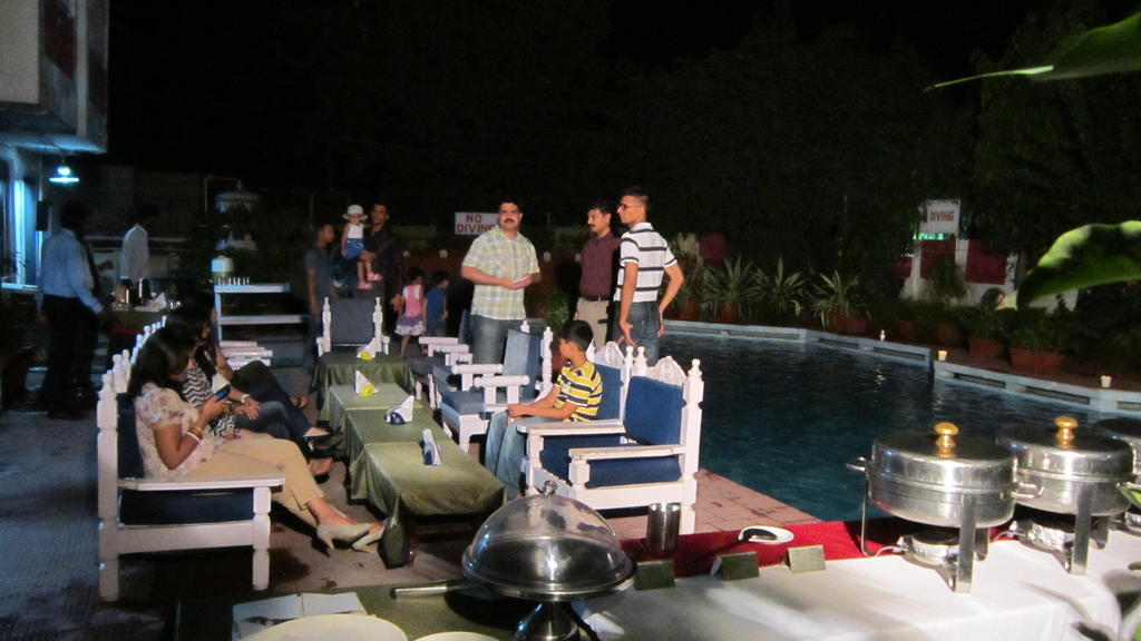 Aravali Clarks Inn Alwar Esterno foto